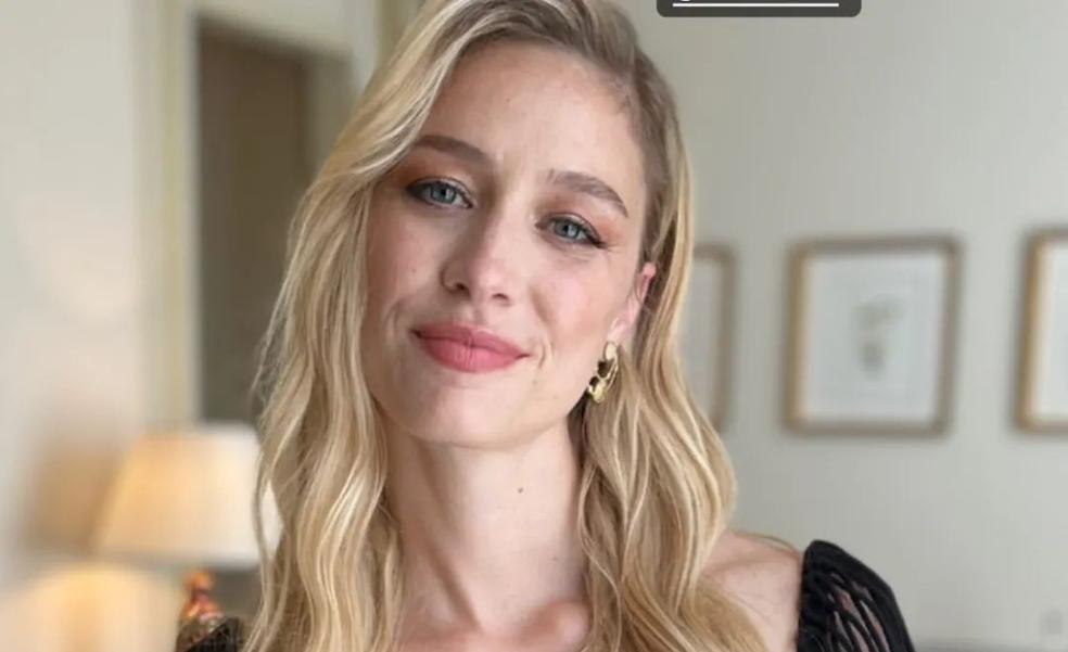 Beatrice Borromeo ha llevado en París el vestido de crochet más elegante que verás hoy