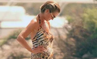 El bañador Lady Di con estampado de leopardo que está agotando Zara