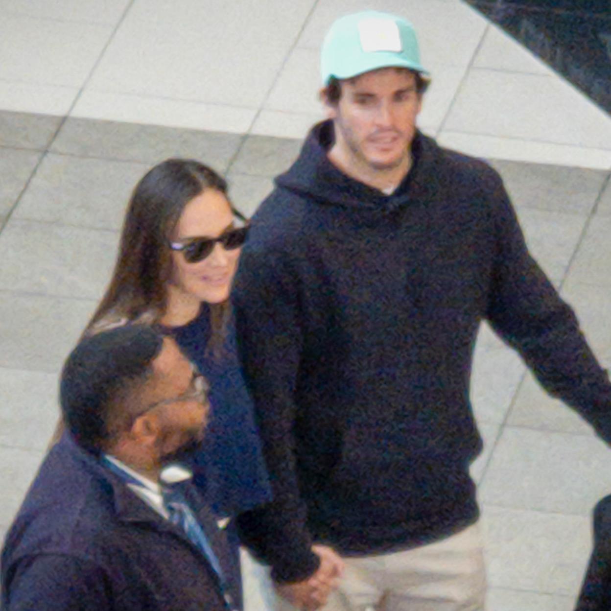 Tamara Falcó en Íñigo Onieva en el aeropuerto de Madrid./gtres