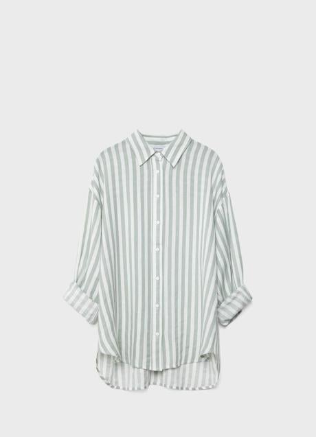 Camisa de rayas de Stradivarius (19,99 euros)