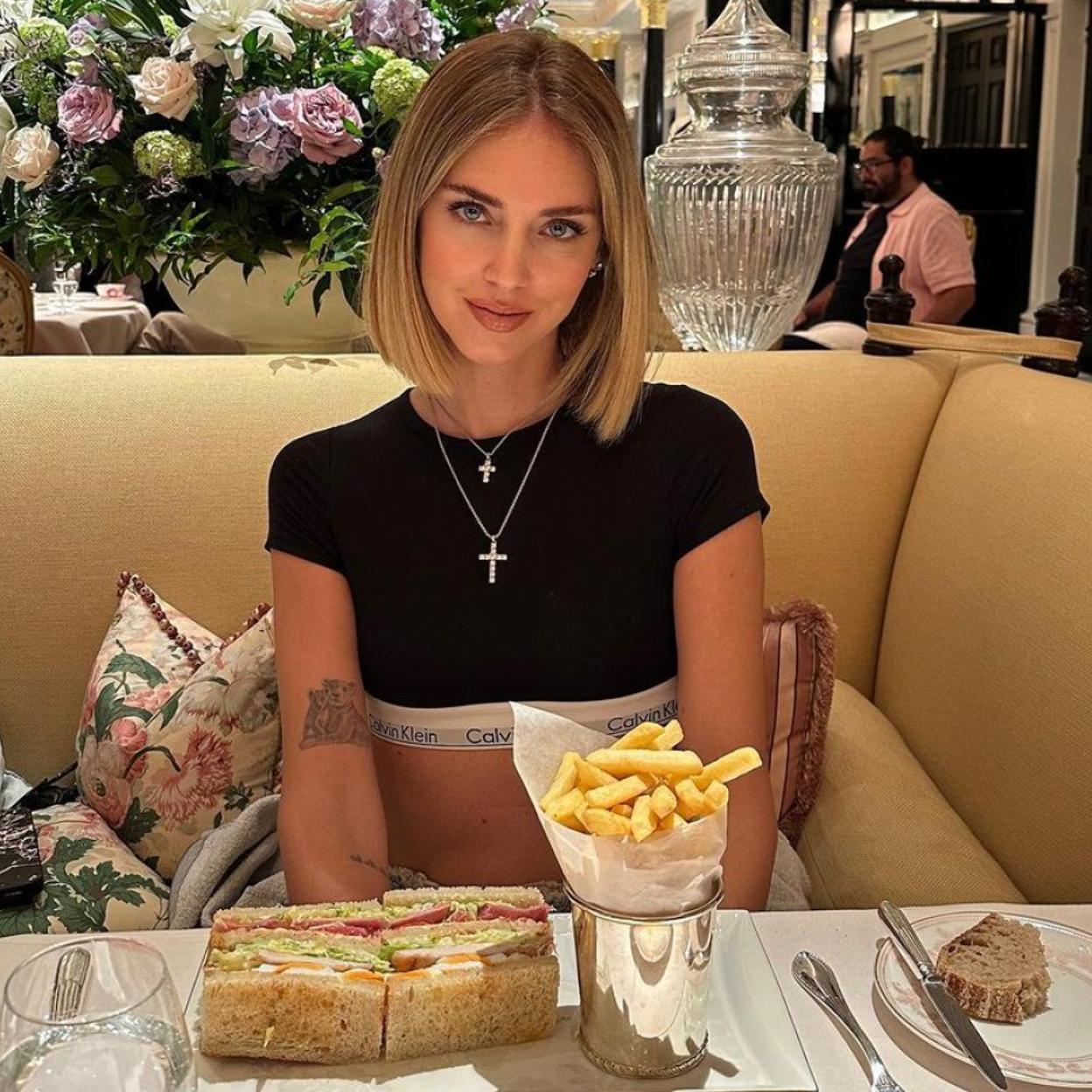 Chiara Ferragni comiendo patatas fritas/@chiaraferragni