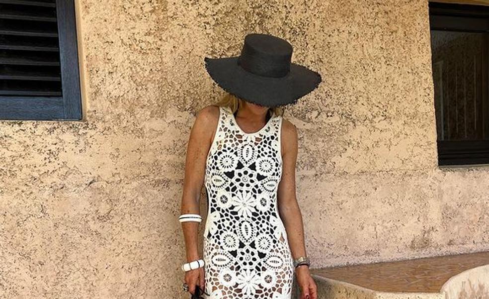 Las más elegantes lo saben: necesitas estos vestidos estampados con bordado inglés para tus noches de verano