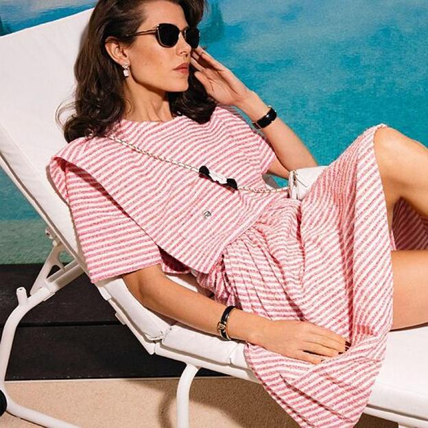 Siete looks perfectos de Carlota Casiraghi que adelantan las tendencias de próxima temporada: total look denim, conjuntos de tweed y accesorios de lujo