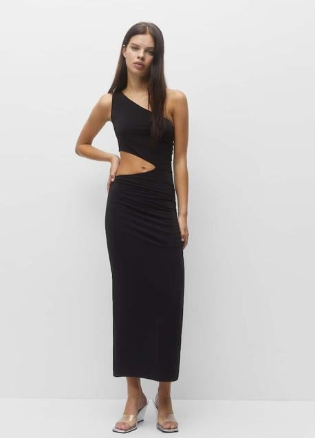 Vestido negro de Pull & Bear (22,99 euros)