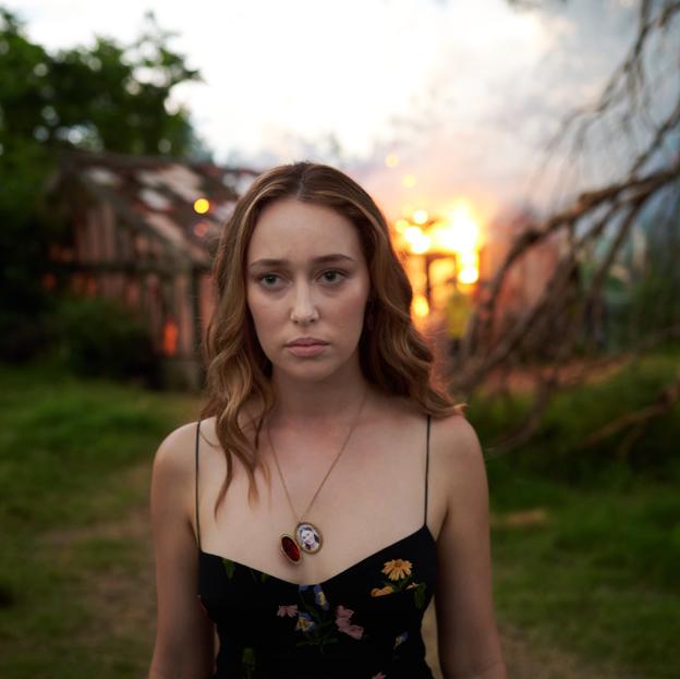 Alycia Denam-Carey en una imagen de Las flores perdidas de Alice Heart.