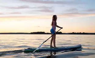 Paddle Surf, el ejercicio en el agua que quema más calorías, estiliza brazos y reduce la cintura