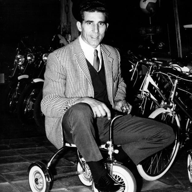 Así fue la curiosa historia de amor de Bahamontes con Fermina Aguilar: flechazo, boda en la catedral y dos hijas secretas