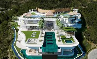 Entramos en la casa más exclusiva de España: así es la imponente mansión en Marbella que cuesta 34 millones de euros
