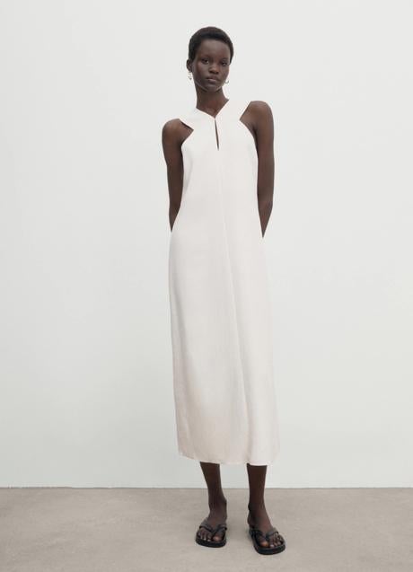 Vestido blanco de Massimo Dutti (99,99 euros)