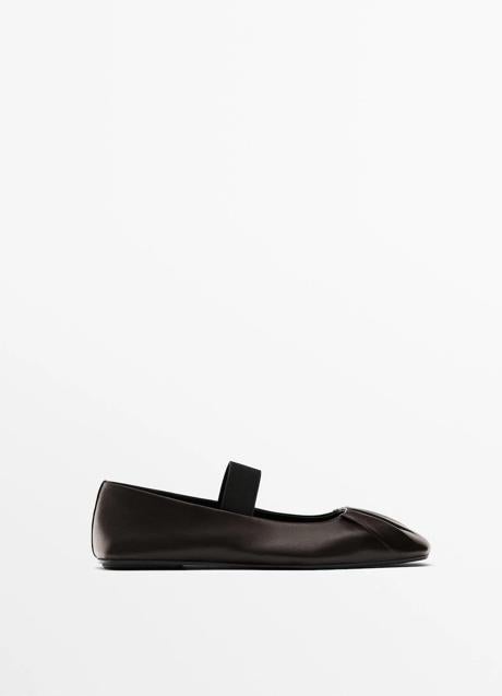 Zapatos de piel de Massimo Dutti (79,95 euros)