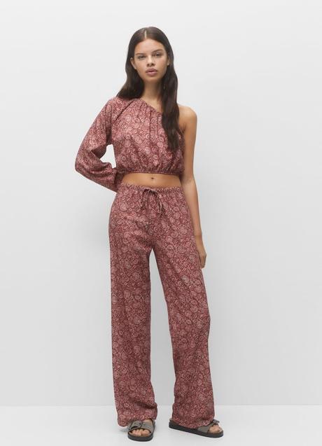 Pantalones estampados de Pull & Bear (19,99 euros)