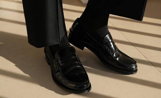 Mocasines elegantes, el zapato clásico, cómodo y ponible que llevar para la oficina