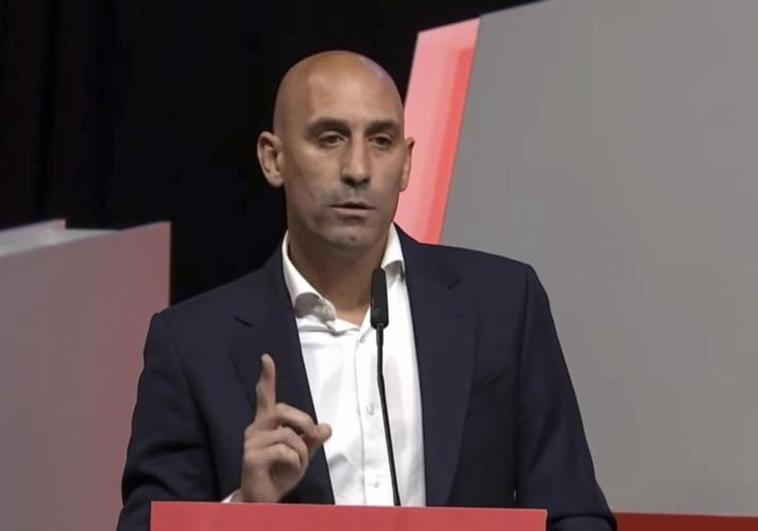 Las frases más polémicas del discurso de Luis Rubiales: señala a Jenni Hermoso, se niega a dimitir a gritos e impone su versión del escándalo