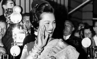 La asombrosa vida de la reina Sirikit de Tailandia: lujo, cirugía y devoción por las perlas de Mallorca