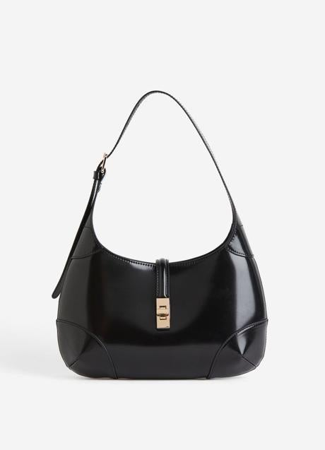 Bolso negro de H&M (29,99 euros)