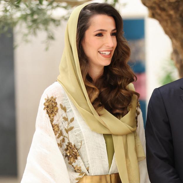 Rajwa Al Saif, la futura reina de Jordania cae rendida al mono cargo de Zara