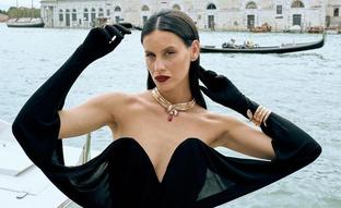Así es la versión asequible del vestido negro más repetido en el Festival de Venecia