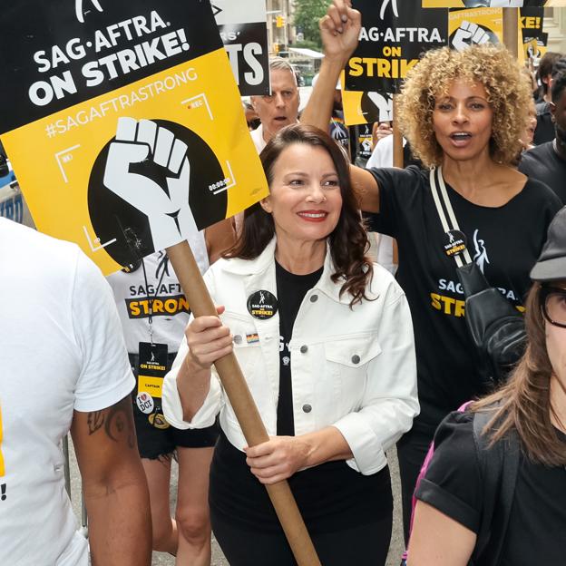 Fran Drescher, presidenta del Sindicato de Actores, durante las protestas. 