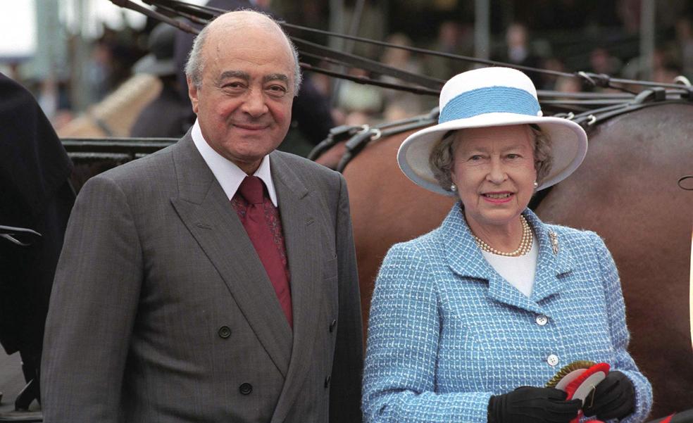 Así perdió su guerra contra Isabel II Mohammed Al-Fayed, el millonario egipcio que presionó, mintió y sobornó para ser inglés (y no lo consiguió nunca)