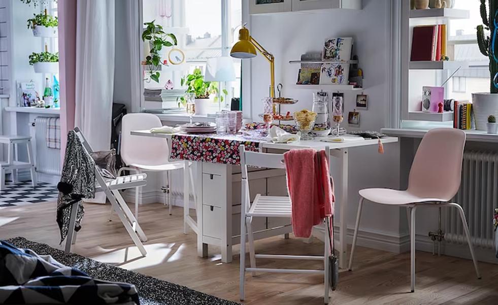 La mesa plegable multiposición de IKEA con la que tu salón o cocina parecerán más grandes: bonita, barata y muy práctica