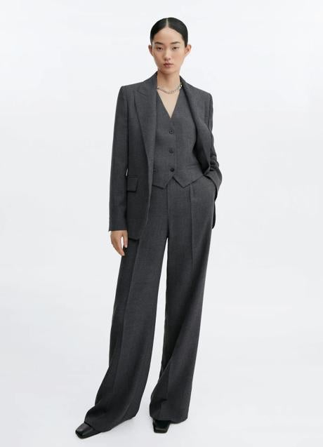 Pantalón de traje ancho de Mango, 49,99 euros.