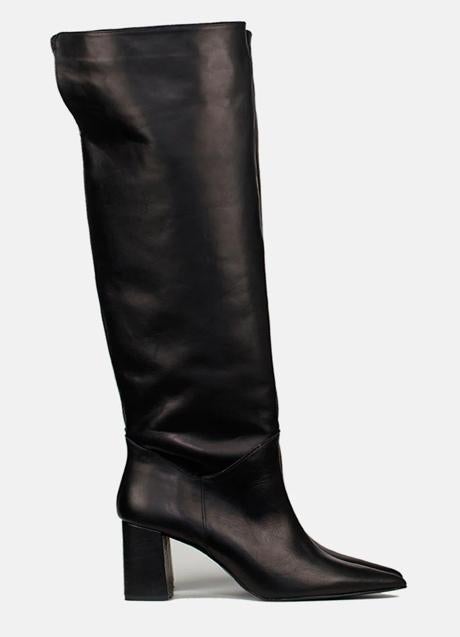 Botas de piel negras con tacón de It Shoes, 325,95 euros.