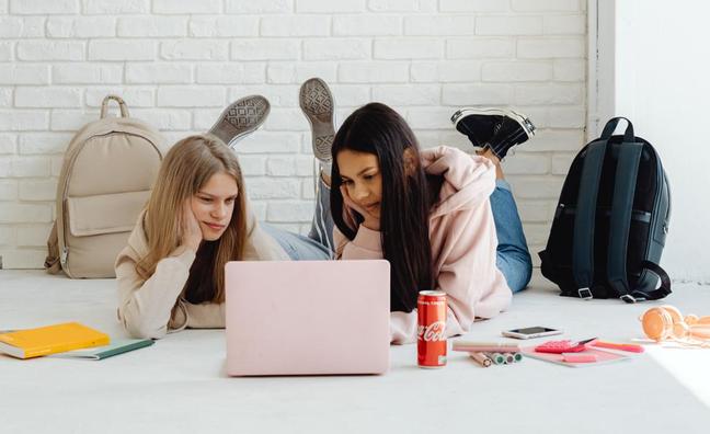 Cómo despertar en tu hija adolescente la pasión por todo lo científico: ven a descubrirlo con ella en la I Jornada STEM Mujerhoy