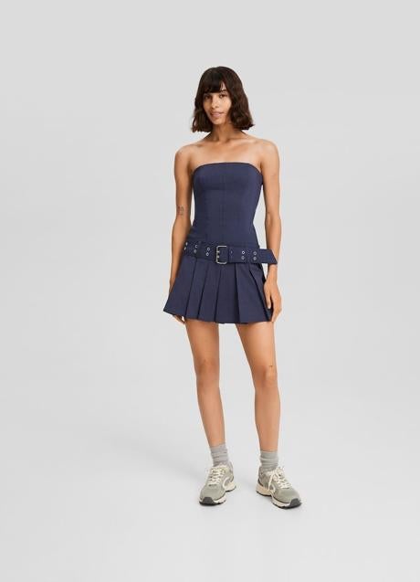 Vestido bandeau de Bershka, 29,99 euros.