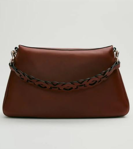 Bolso de piel de Massimo Dutti (99,99 euros)