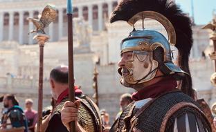 Sabemos por qué los hombres no dejan de pensar en el Imperio romano
