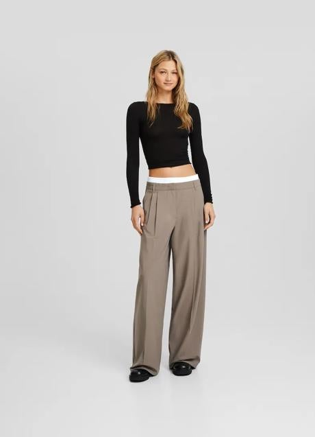 Pantalones taloring de Bershka, 29,99 euros..