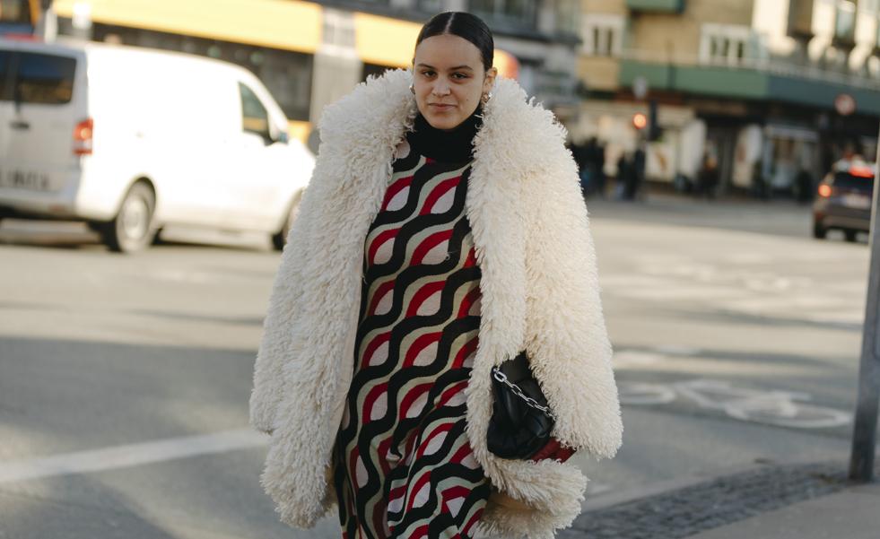 8 vestidos largos para llevar con botas este otoño y ser la más estilosa