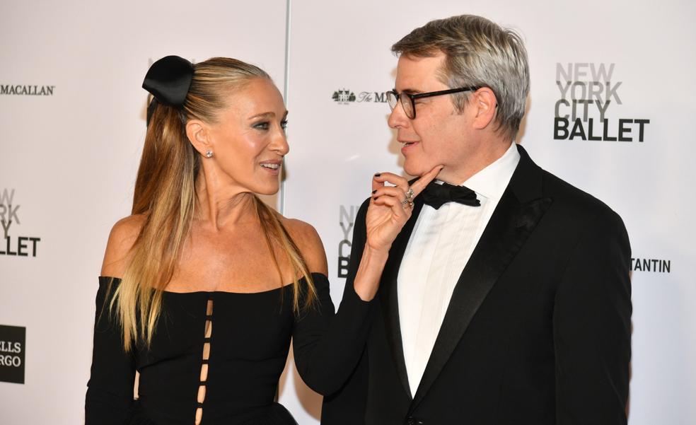 Sarah Jessica Parker tiene el peinado efecto lifting que rejuvenece a los 58