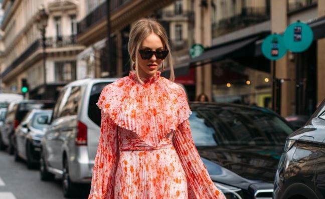 Los vestidos de flores más bonitos que obsesionan a las influencers en otoño