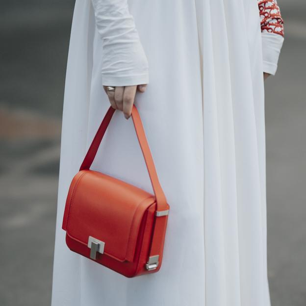 Los bolsos en rojo por menos de 100 euros para lucir el color de moda