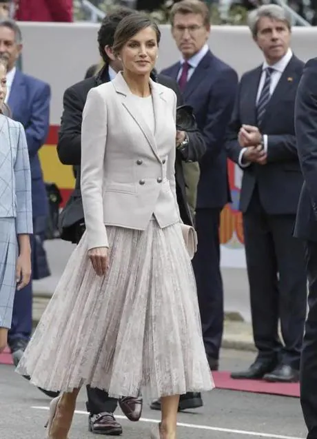 El look de la reina Letizia en el Día de la Hispanidad 2018/GTRES