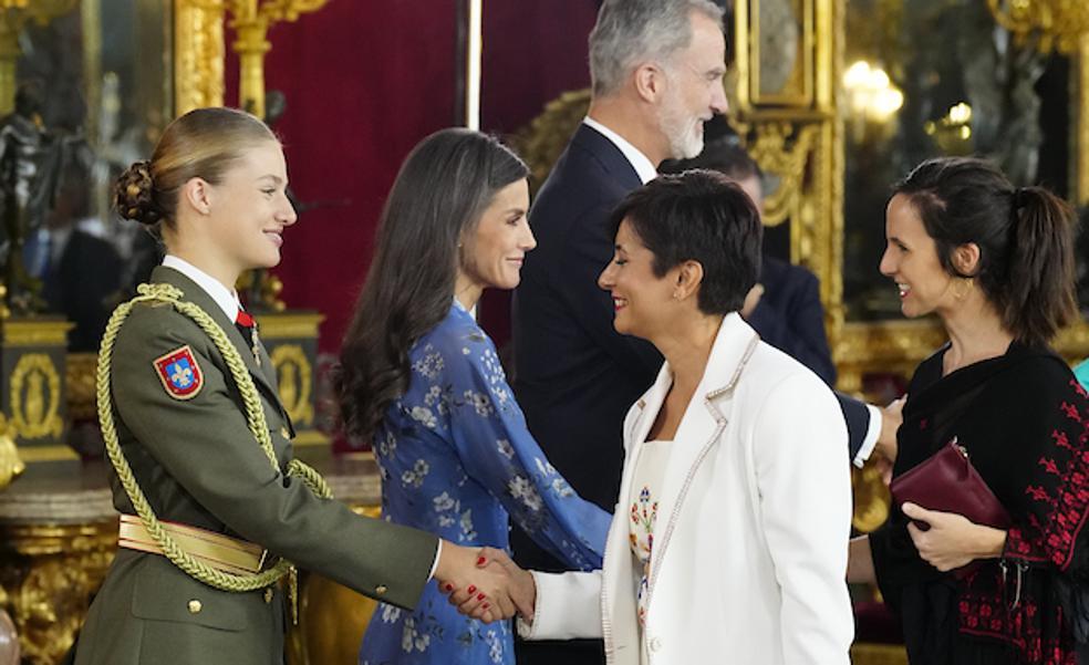 De Yolanda Díaz a Teresa Urquijo (novia de Almeida), los mejores y peores looks del besamanos del Día de la Hispanidad