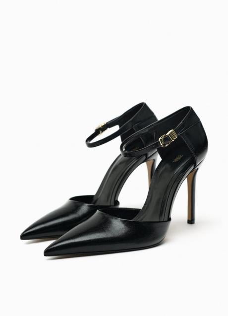 Zapatos negros de Zara (35,95 euros)