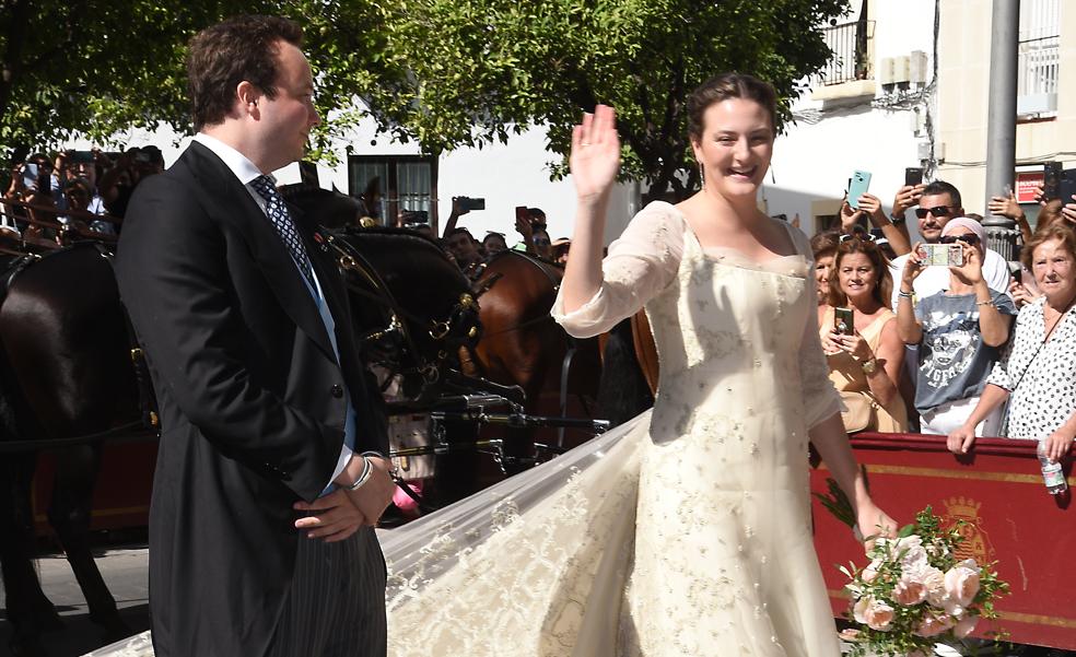 Del vestido de novia royal al look de invitada de Sofía Palazuelo: todos los detalles de la boda de Victoria de Hohenlohe, duquesa de Medinaceli