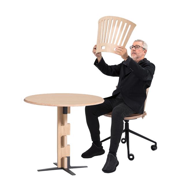 Mesa Polina de Philippe Starck para Andreu World (c.p.v.). 