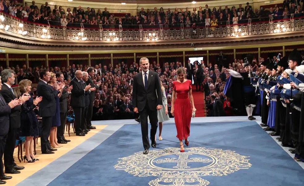 Los secretos que esconde el Teatro Campoamor, escenario de los Premios Princesa de Asturias: un cementerio, un incendio y una alfombra roja royal