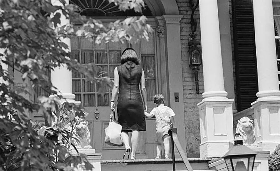 La impresionante casa 'secreta' donde Jackie Kennedy vivió con sus hijos tras el asesinato de JFK, a subasta