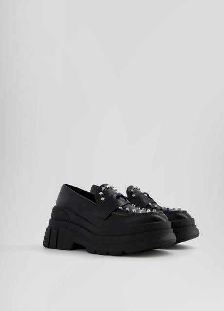 Mocasines con suela track de Bershka, 39,99 euros.