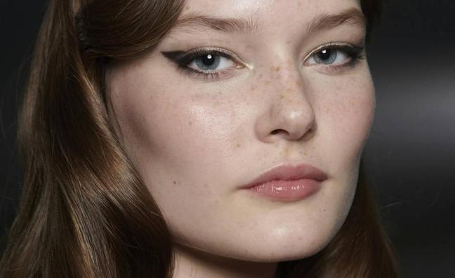 Las mejores plantillas para eyeliner: el truco para el delineado perfecto