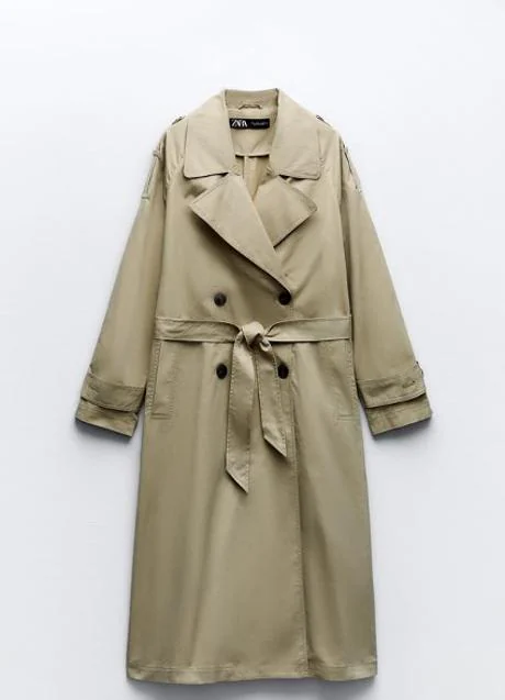 El trench favorito de las francesas, el diseño más buscado del otoño