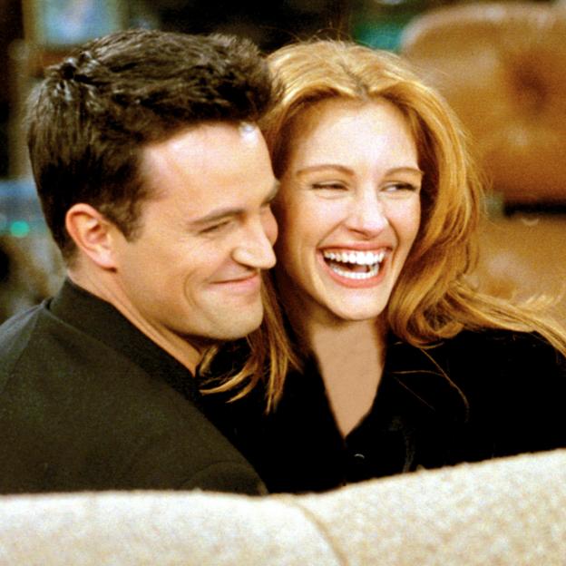 La tormentosa relación entre Matthew Perry y Julia Roberts: un amor fugaz e imposible en el set de rodaje de Friends