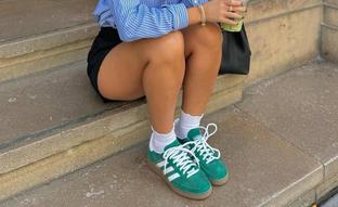 Estas sneakers color verde son las zapatillas del momento según las influencers