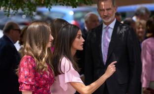 Lo que no hemos visto de la fiesta de cumpleaños de Leonor: quién no se habla con quién y reencuentro emocionante con el abuelo