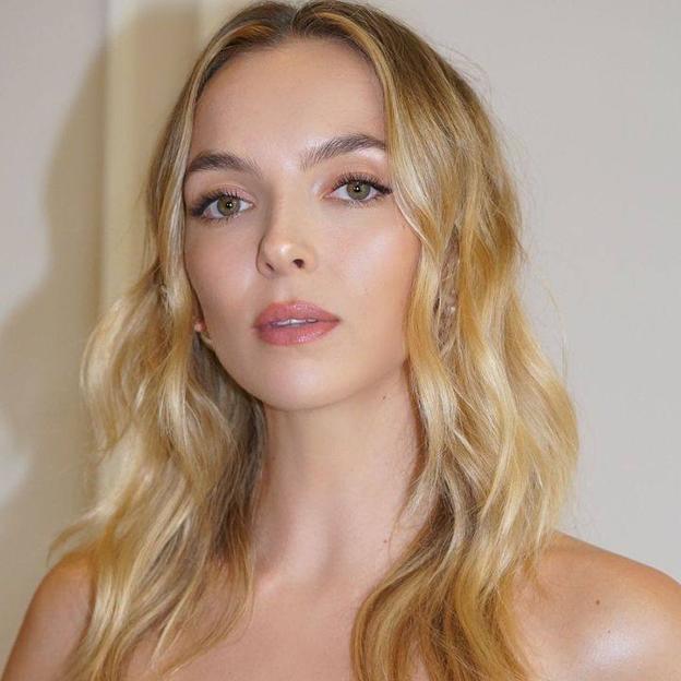 Jodie Comer con piel tersa