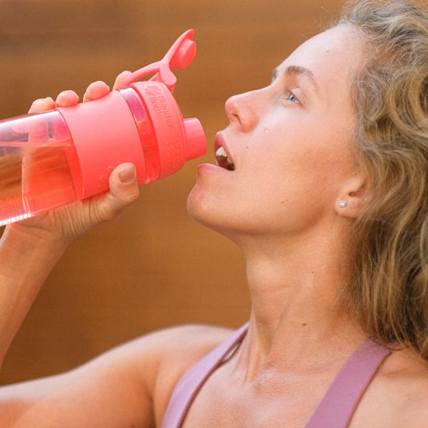 Mitos y verdades sobre las bebidas isotónicas: ¿de verdad son sanas?